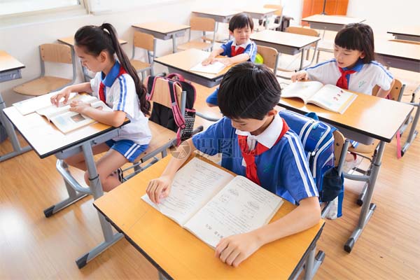 　　2020年四川省将普及高中阶段教育