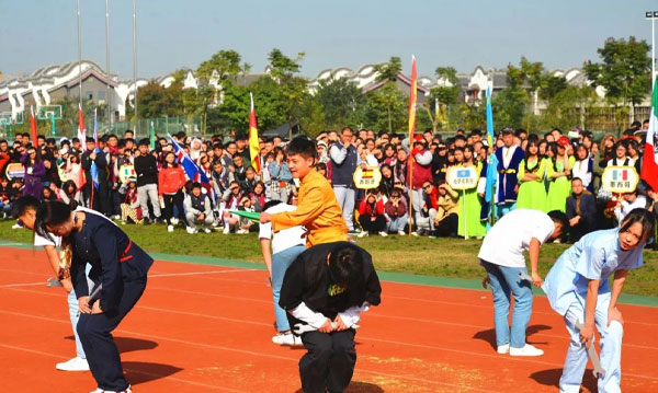青苏职中第十二届国际趣味运动会 记得追看文末彩蛋